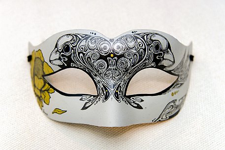 Maske von Bundeli Patrik | 2much.ch